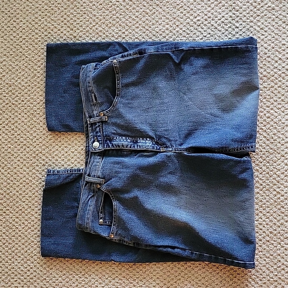 ESCADA SPORT BLUE 5 POCKET JEANS SIZE 42 Crystals and Embroidered Back Pockets